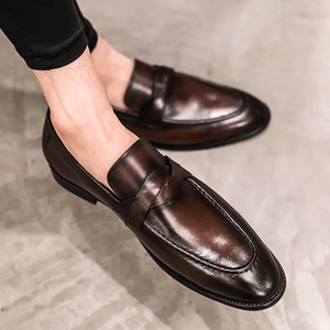Usnjeni čevlji iz kravjega usnja v britanskem stilu